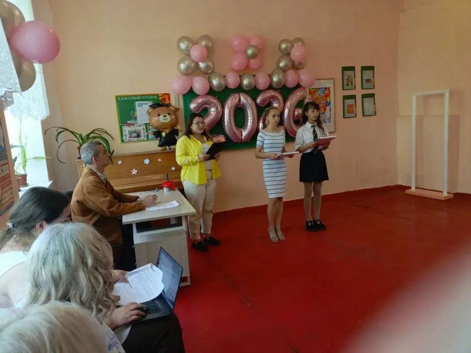 Сегодня, 26 мая, во всех школах города Моспино традиционно прозвучал Последний звонок! Сегодня, 26 мая, во всех школах города Моспино традиционно прозвучал Последний звонок!