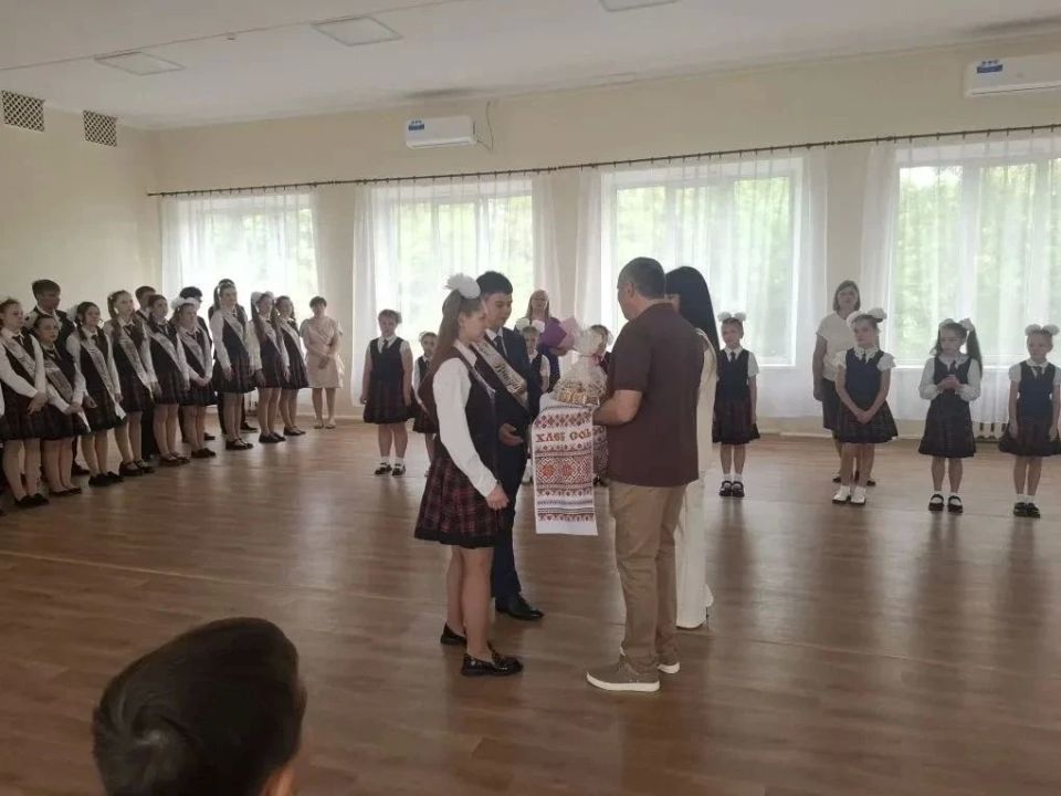 Последний звонок в школе №2 Последний звонок в школе №2