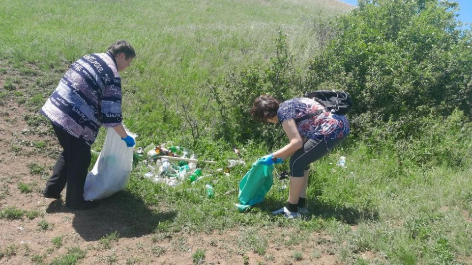 Работники МБУ «Анадольский СДК» присоединились к акции «Маленькие добрые дела» Работники МБУ «Анадольский СДК» присоединились к акции «Маленькие добрые дела»