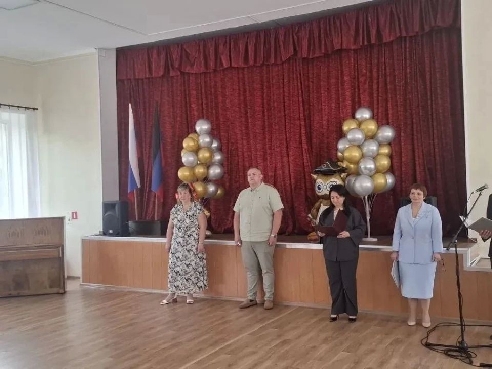 Последний звонок в школе №2 Последний звонок в школе №2