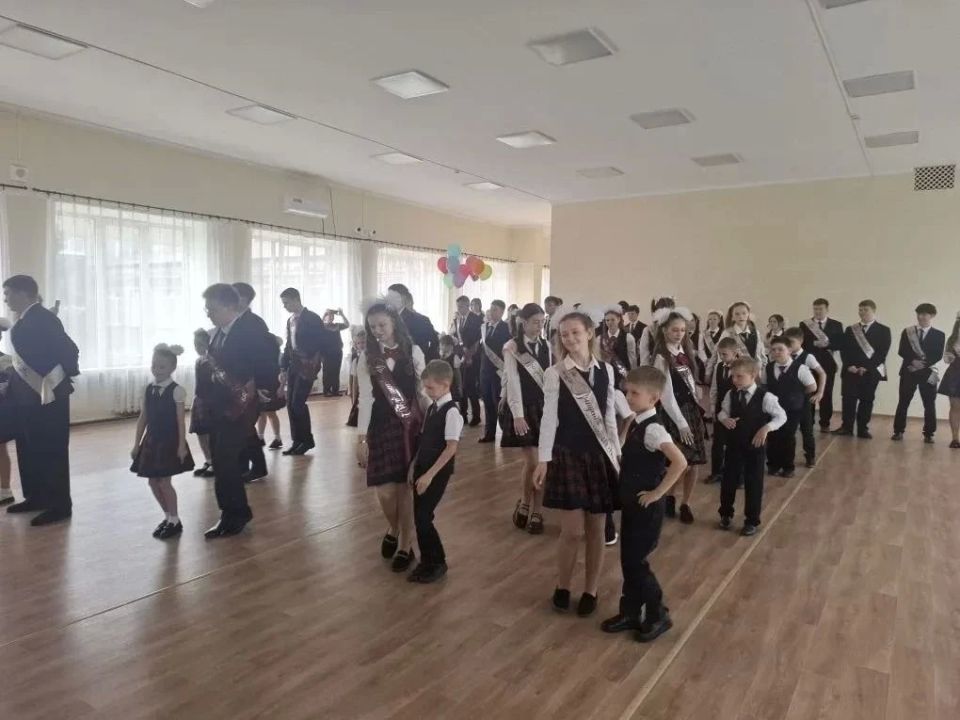 Последний звонок в школе №2 Последний звонок в школе №2