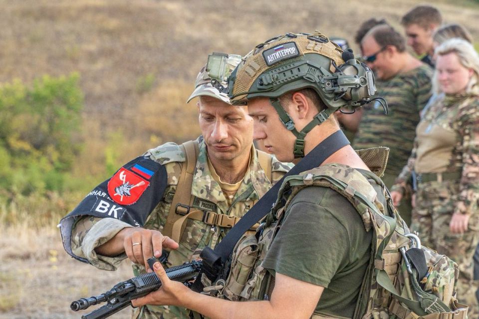 Донецкую молодёжь научат управлять беспилотниками Донецкую молодёжь научат управлять беспилотниками