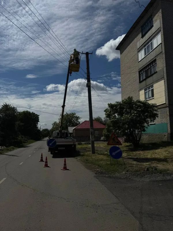 Силами подрядной организации АНО «Дом народного единства» — шеф-региона Нижегородской области — начаты работы в рамках специального инфраструктурного проекта (СИП) по капитальному ремонту наружного освещения на улицах... Силами подрядной организации АНО «Дом народного единства» — шеф-региона Нижегородской области — начаты работы в рамках специального инфраструктурного проекта (СИП) по капитальному ремонту наружного освещения на улицах...