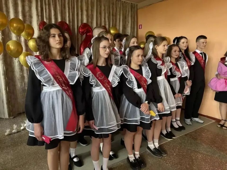 Последний звонок в школах округа Последний звонок в школах округа