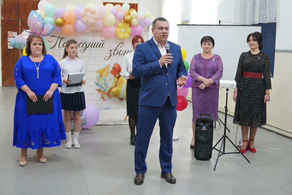 Олег Трофимов: В Республике прошли праздники последнего звонка Олег Трофимов: В Республике прошли праздники последнего звонка
