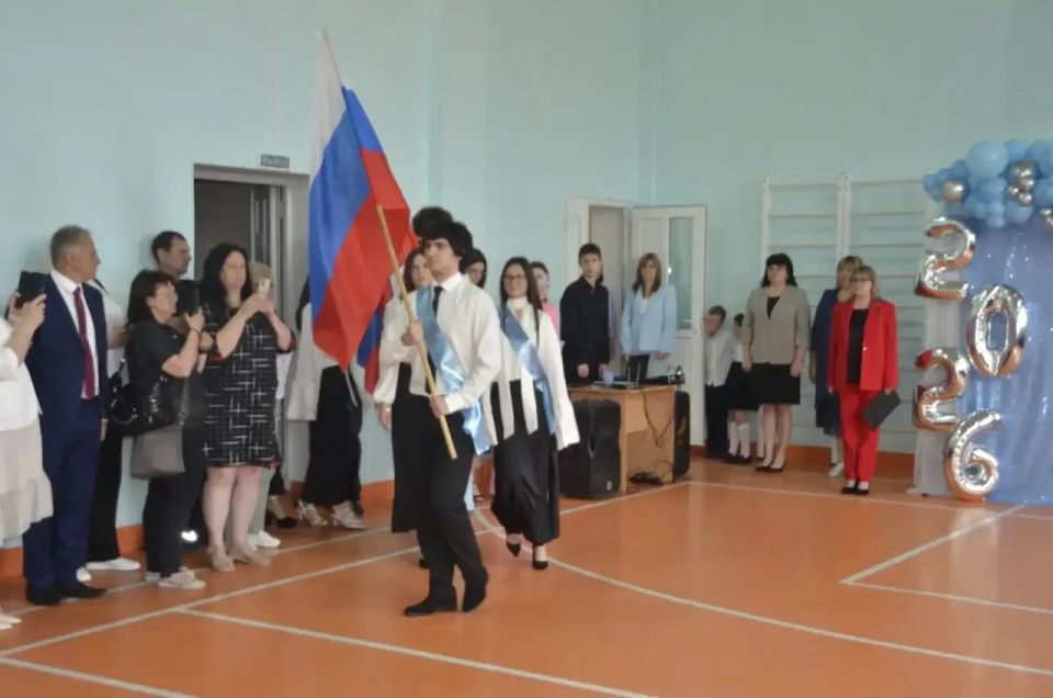 Прозвенели последние звонки Прозвенели последние звонки