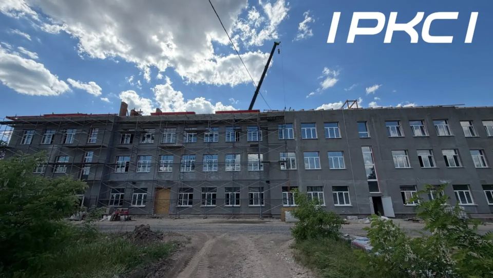 В Мариуполе продолжают восстанавливать одну из старейших школ города