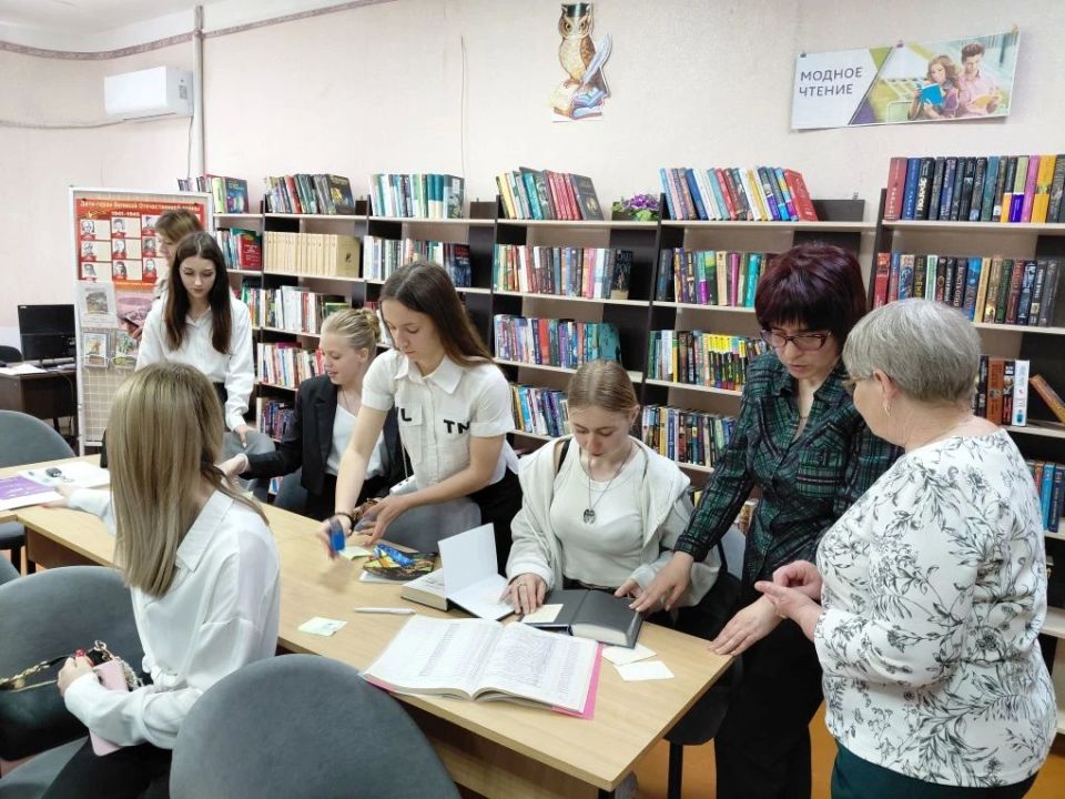 «Сегодня я — библиотекарь»в Иловайске «Сегодня я — библиотекарь»в Иловайске