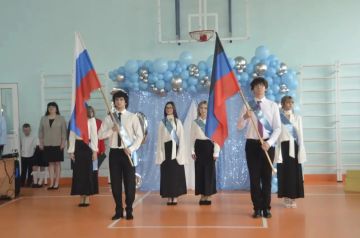 Прозвенели последние звонки