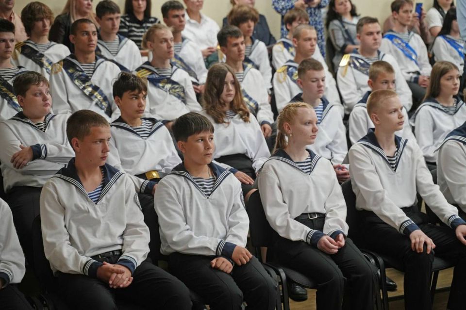 Мариупольские школы и лицеи отметили последний звонок Мариупольские школы и лицеи отметили последний звонок