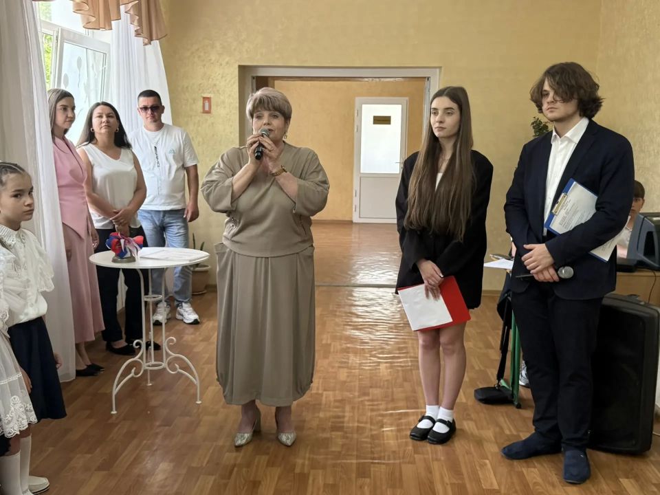 В населённых пунктах Тельмановского округа прошли торжественные линейки последнего звонка В населённых пунктах Тельмановского округа прошли торжественные линейки последнего звонка