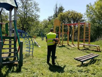 В преддверии Дня защиты детей на территории округа организована комплексная работа по подготовке детских игровых и спортивных площадок