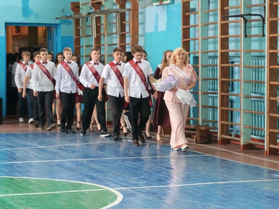 Последний звонок - праздник юности и надежд Последний звонок - праздник юности и надежд