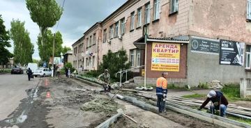 Хабаровский край провел ремонт части тротуара на улице Советской в Дебальцево