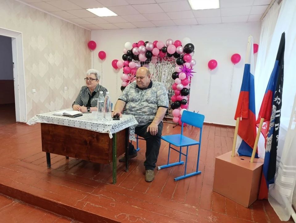 Заместитель главы Администрации Старобешевского округа Вера Немилостивая провела встречу с жителями селя Васильевка Заместитель главы Администрации Старобешевского округа Вера Немилостивая провела встречу с жителями селя Васильевка