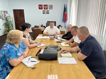 Сегодня, 27 мая 2026 года, Глава Новоазовского муниципального округа Василий Овчаров провел оперативное совещание по рабочим вопросам с участием заместителей Главы и руководителей структурных подразделений Администрации...
