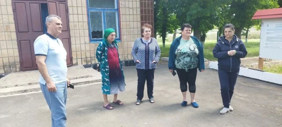 Сегодня депутат Тельмановского муниципального совета Сергей Мелащук провёл встречу с жителями в селе Свободное Сегодня депутат Тельмановского муниципального совета Сергей Мелащук провёл встречу с жителями в селе Свободное