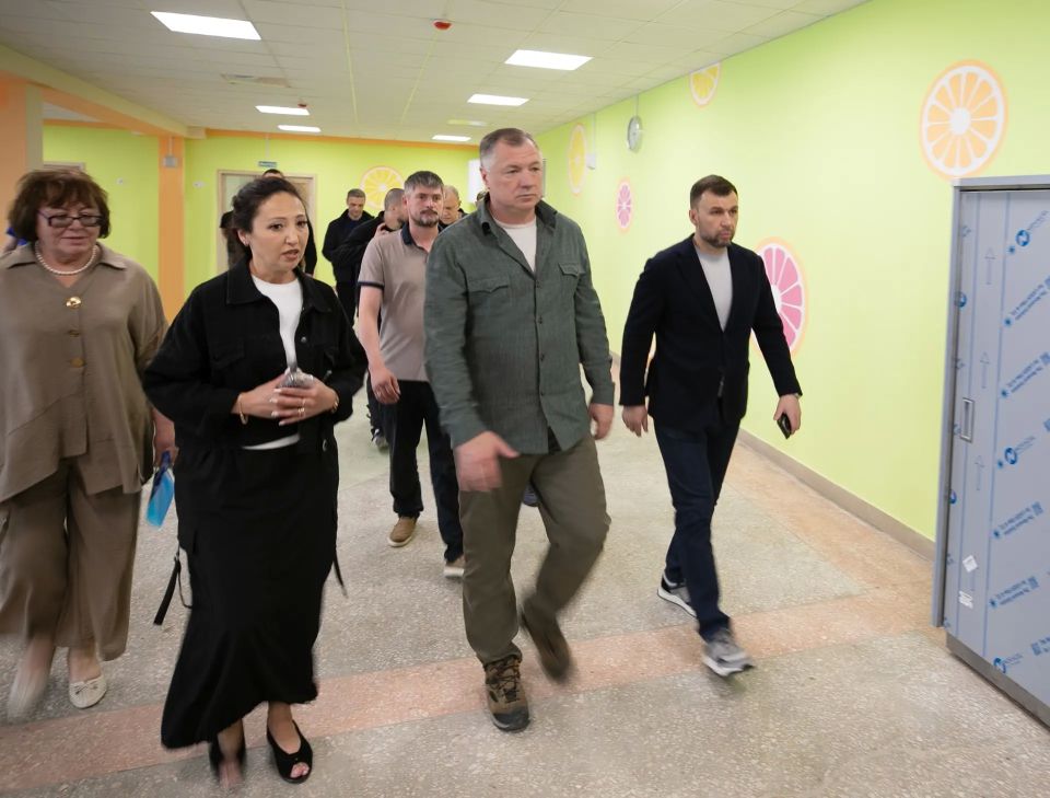 Марат Хуснуллин: После Донецка посмотрели объекты в Мариуполе Марат Хуснуллин: После Донецка посмотрели объекты в Мариуполе