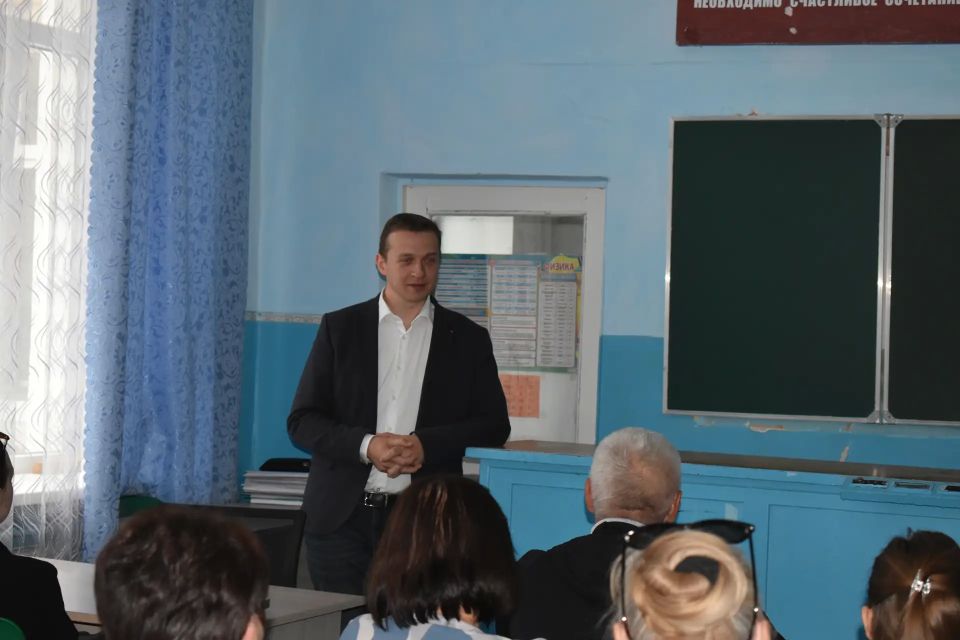 Заместитель Председателя Правительства ДНР Владимир Ёжиков с рабочим визитом посетил Амвросиевский муниципальный округ