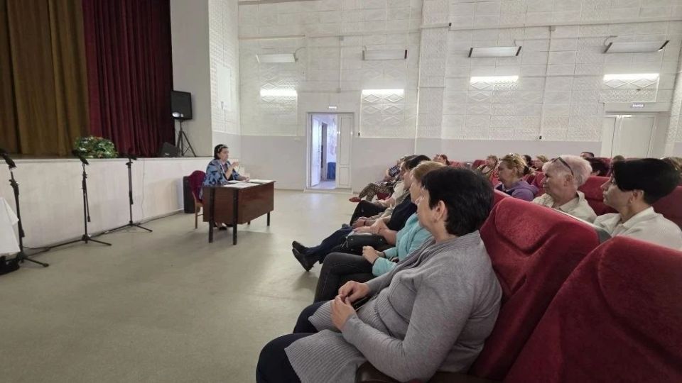 Встреча с жителями села Гранитное была проведена членом Общественного совета Тельмановского муниципального округа