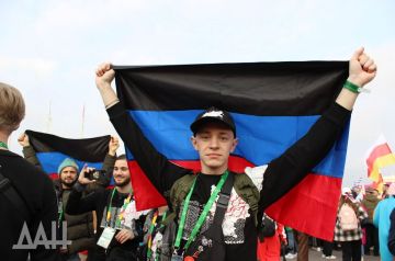 Уже с опытом: молодежь ДНР готовится к Международному фестивалю в Екатеринбурге