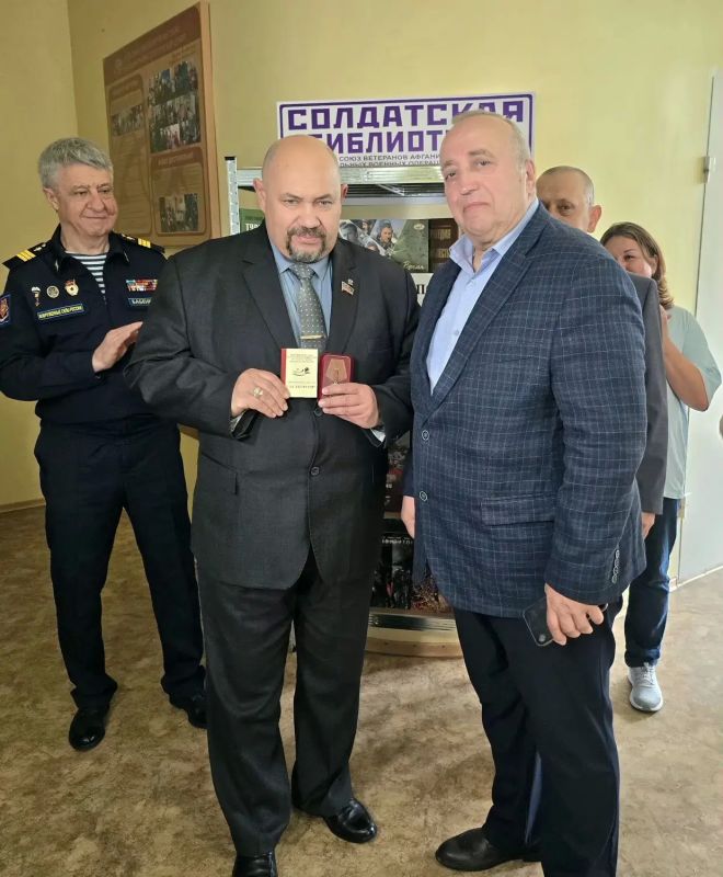 Дмитрий Огилец: 26.05.2026г. состоялось открытие 19-й по счёту Солдатской библиотеки Дмитрий Огилец: 26.05.2026г. состоялось открытие 19-й по счёту Солдатской библиотеки