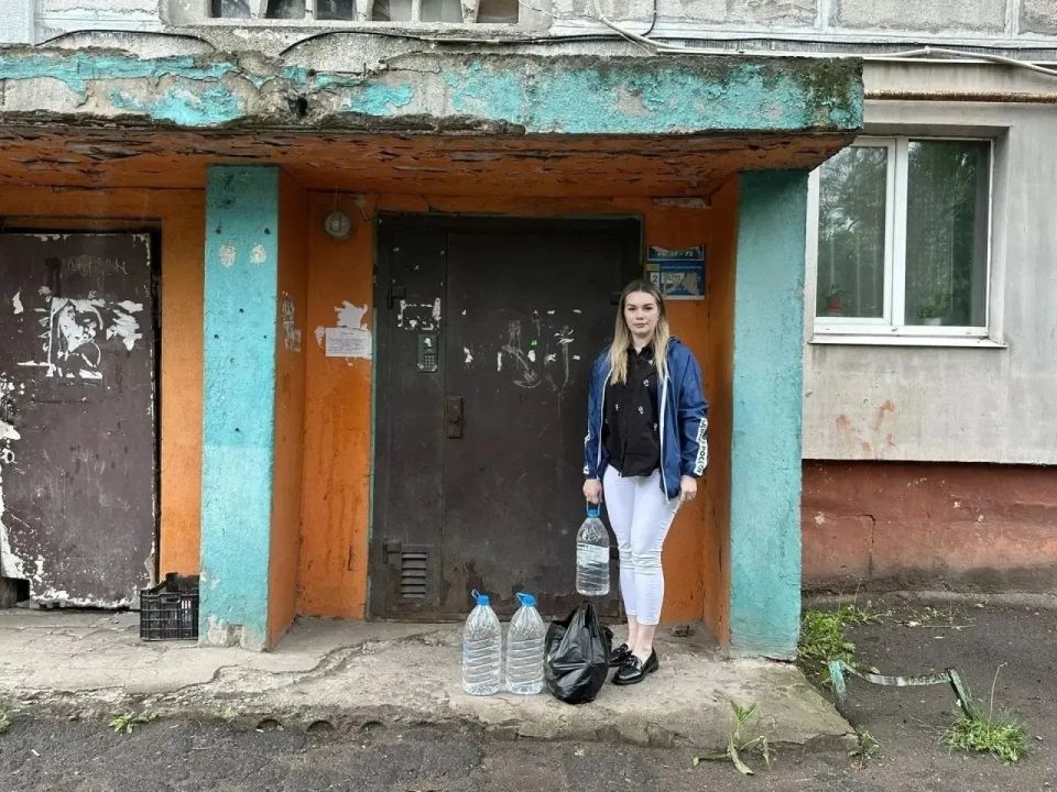 Роман Конев: 27 мая 2026 года депутаты Горловского городского совета от «Единой России» — Наталия Ботвина, София Потапова, Светлана Евсеенко, Павел Калфакчиян, Александр Бобровский, Евгений Прокопович, Андрей Костюк, Игорь... Роман Конев: 27 мая 2026 года депутаты Горловского городского совета от «Единой России» — Наталия Ботвина, София Потапова, Светлана Евсеенко, Павел Калфакчиян, Александр Бобровский, Евгений Прокопович, Андрей Костюк, Игорь...