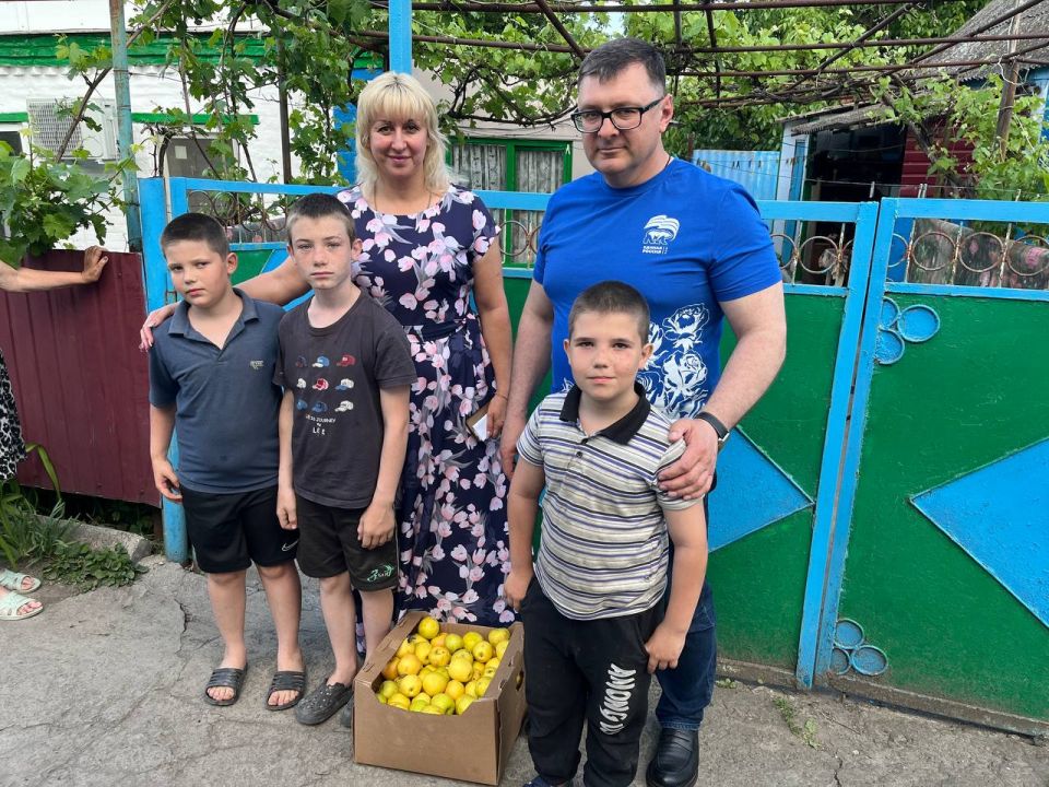 Акция «Маленькие добрые дела» в Новоазовском округе: поддержка семей и детей под опекой Акция «Маленькие добрые дела» в Новоазовском округе: поддержка семей и детей под опекой