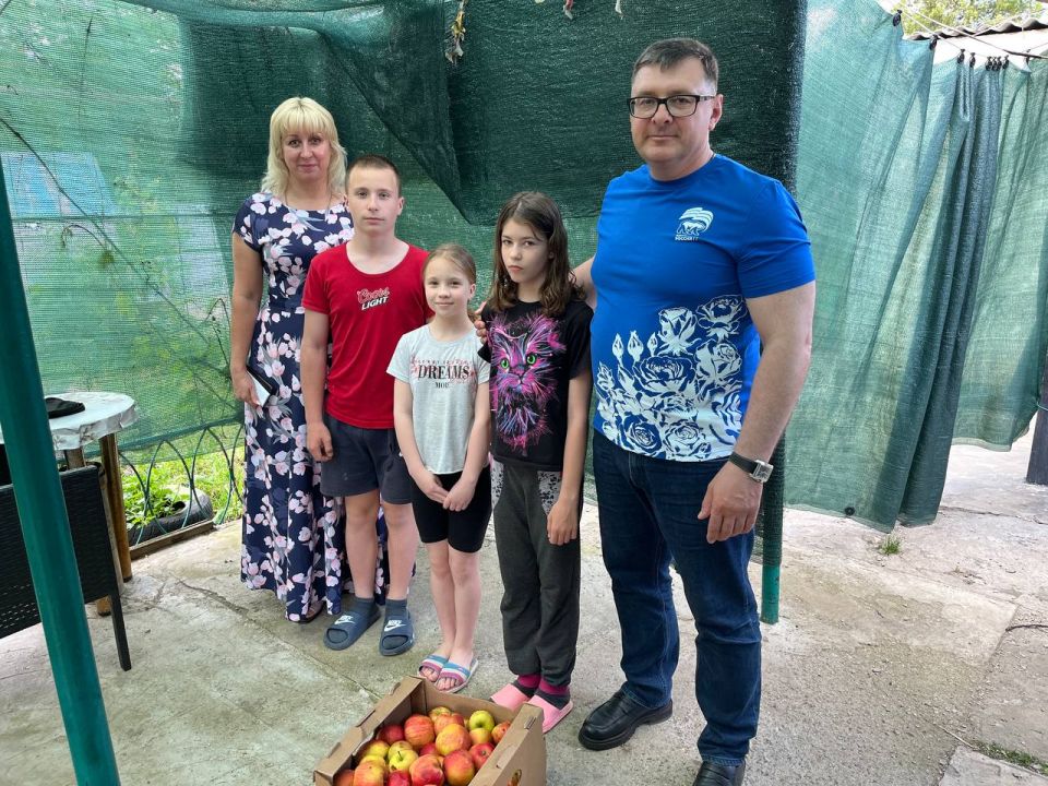 Акция «Маленькие добрые дела» в Новоазовском округе: поддержка семей и детей под опекой Акция «Маленькие добрые дела» в Новоазовском округе: поддержка семей и детей под опекой
