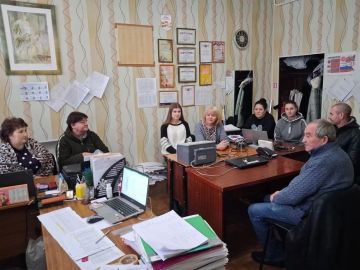 Депутат Амвросиевского муниципального совета Пономаренко А.А. встретился с коллективом МБУ ЦК и Д «Виктория»