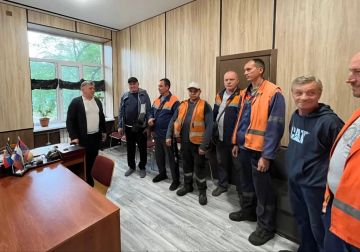 Роман Конев: 27 мая 2026 года депутаты Горловского городского совета от фракции «Единая Россия» — Сергей Третьяков, Елена Кузьмина, Нелля Якуненко, Дмитрий Корона, Сергей Медведев, Максим Лебедев, Геннадий Маюров и Инает...