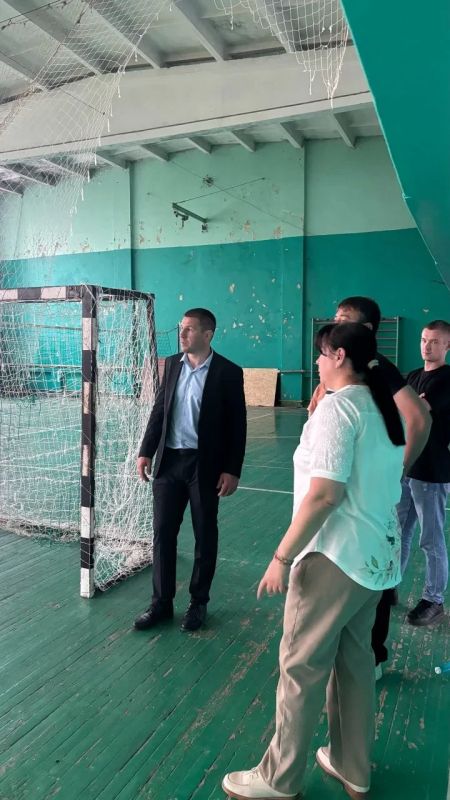 В Амвросиевке прошел турнир по боксу, посвященный победителям в Великой Отечественной войне и участникам боевых действий, на призы Героя Российской Федерации Андрея Сердюкова В Амвросиевке прошел турнир по боксу, посвященный победителям в Великой Отечественной войне и участникам боевых действий, на призы Героя Российской Федерации Андрея Сердюкова