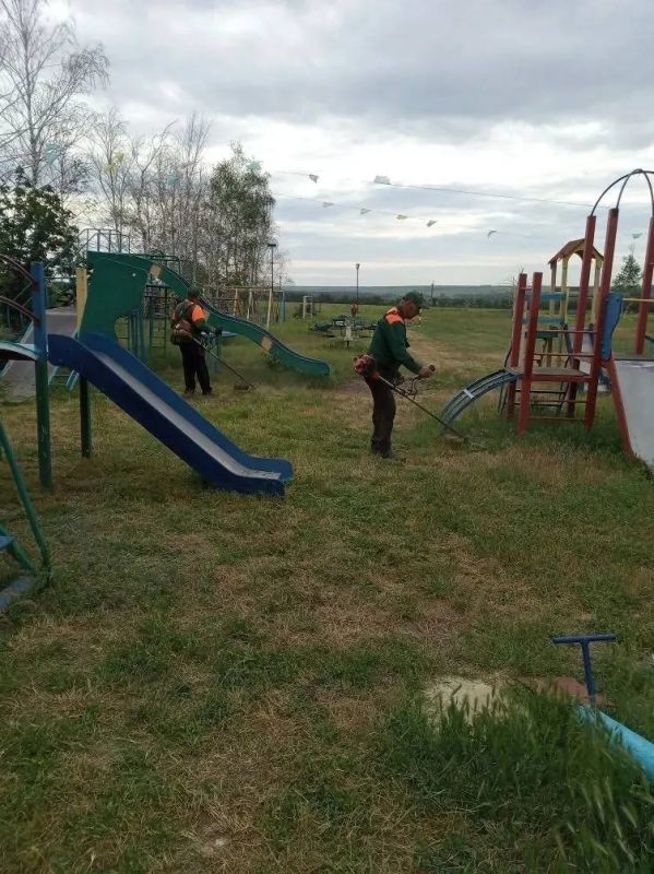 Сегодня, 28 мая, в рамках проекта Единой России «Городская среда», предприятия, учреждения, организации г. Моспино приняли активное участие в еженедельной акции "Чистый четверг" Сегодня, 28 мая, в рамках проекта Единой России «Городская среда», предприятия, учреждения, организации г. Моспино приняли активное участие в еженедельной акции "Чистый четверг"