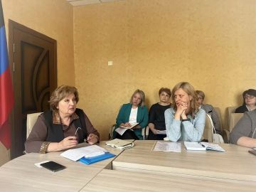 Состоялась встреча начальника Управления образования администрации городского округа Горловка с трудовым коллективом