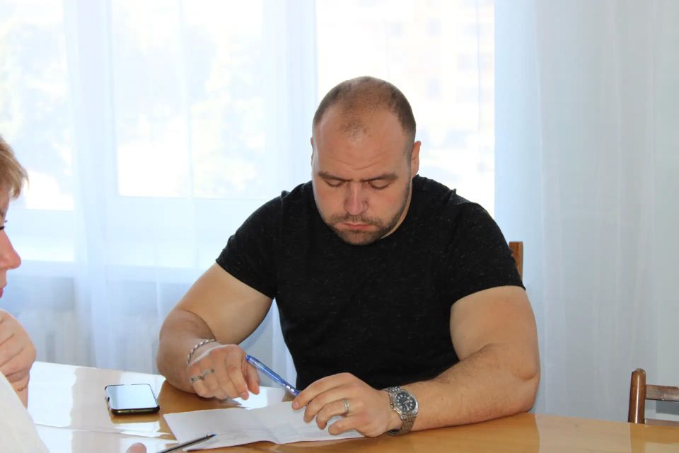Заместитель главы администрации городского округа Горловка Карен Григорян провел прием граждан Заместитель главы администрации городского округа Горловка Карен Григорян провел прием граждан