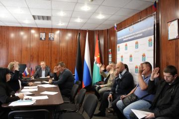 Сегодня принял участие в очередном заседании Краснолиманского муниципального совета