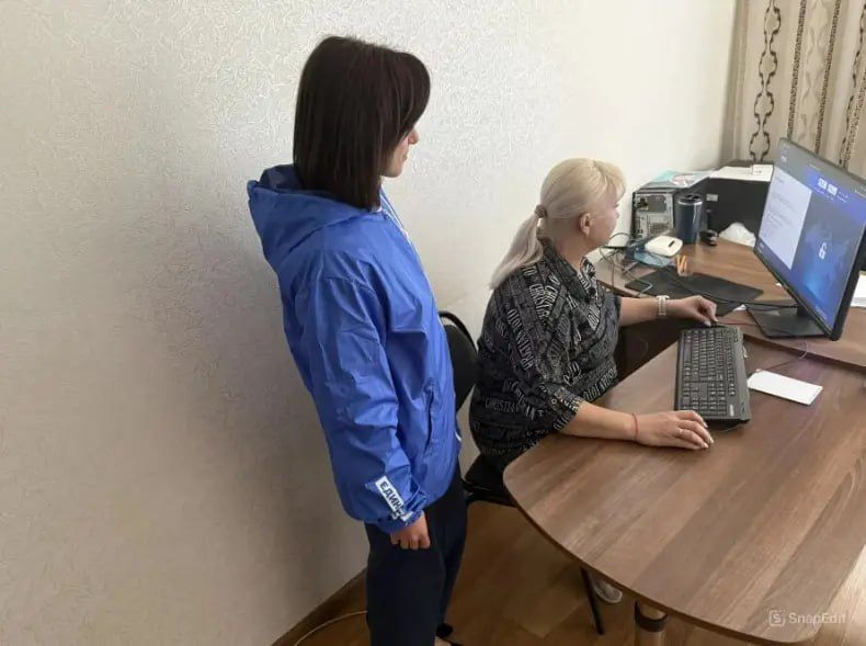 Руководитель Управы Алексей Дмитрюк совместно с сотрудниками Управы присоединились к электронному предварительному голосованию Единой России по выбору кандидатов от Донецкой Народной Республики в Государственную Думу... Руководитель Управы Алексей Дмитрюк совместно с сотрудниками Управы присоединились к электронному предварительному голосованию Единой России по выбору кандидатов от Донецкой Народной Республики в Государственную Думу...