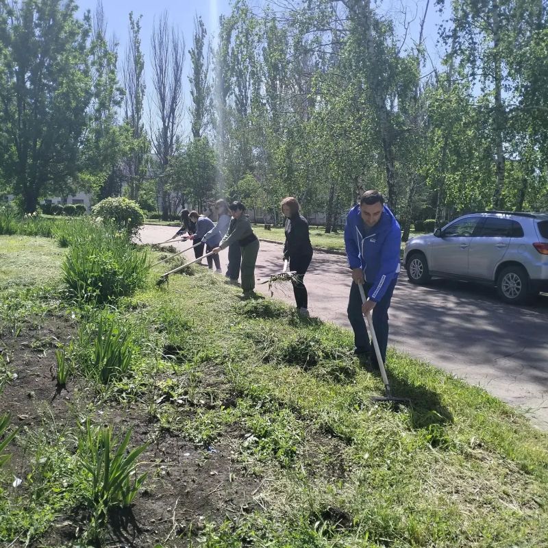 Елена Рязанцева: В Пролетарском районе сегодня состоялась традиционная акция "Чистый четверг" в рамках проекта "Городская среда" Елена Рязанцева: В Пролетарском районе сегодня состоялась традиционная акция "Чистый четверг" в рамках проекта "Городская среда"