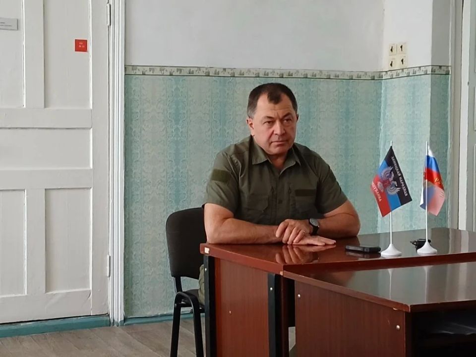 Замглавы администрации Шахтерского округа встретился с коллективом Станции юных техников Замглавы администрации Шахтерского округа встретился с коллективом Станции юных техников