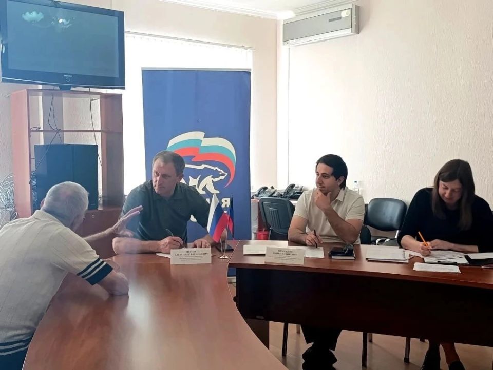 Глава Шахтерского округа ответил на вопросы ждановцев Глава Шахтерского округа ответил на вопросы ждановцев