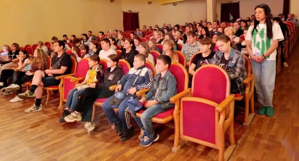Наталья Бегуненко: Во Дворце культуры им. Г.И. Петровского состоялся праздничный концерт, приуроченный ко Дню защиты детей