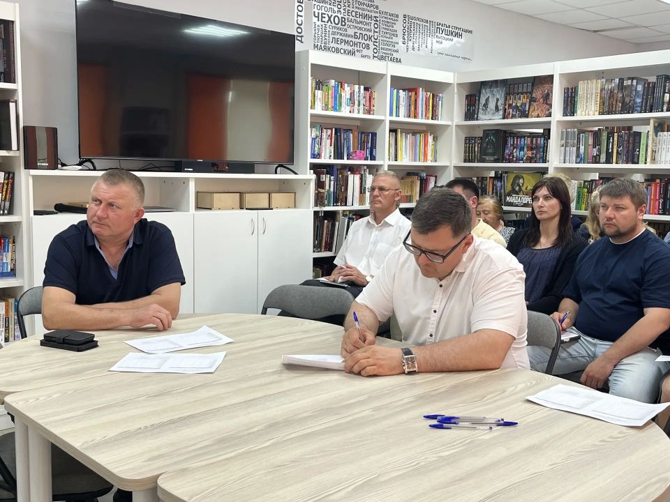 27 мая 2026 года на базе Новоазовской районной центральной библиотеки состоялось финальное мероприятие по обсуждению проекта благоустройства набережной в городе Новоазовске по улице Шмидта в границах улиц от 60 лет СССР до...