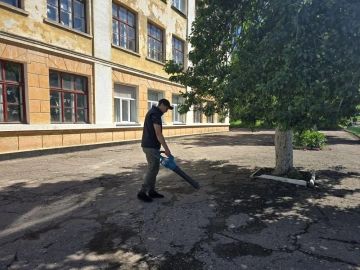 Сегодня, 28 мая 2026 года, в рамках проекта «Городская среда», реализуемого Единой Россией , жители Кировского района приняли участие в традиционной экологической акции «Чистый четверг»