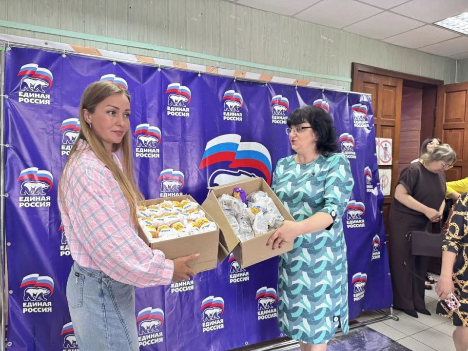Сюрприз после концерта. В Мангушском округе по завершению 2 тура Гала-концерта открытого муниципального фестиваля детского художественного творчества «Ялтинские зори» снова праздник не закончился Сюрприз после концерта. В Мангушском округе по завершению 2 тура Гала-концерта открытого муниципального фестиваля детского художественного творчества «Ялтинские зори» снова праздник не закончился