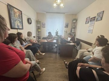 Заместитель Главы Администрации Володарского муниципального округа Салько А. В. провела встречу с трудовым коллективом филиала № 24 ГКУ ДНР «Республиканский центр по предоставлению мер социальной поддержки»