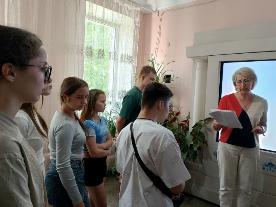 В учреждениях культуры Снежного прошел цикл тематических мероприятий В учреждениях культуры Снежного прошел цикл тематических мероприятий