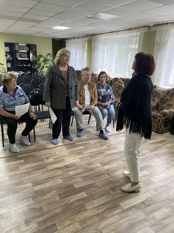 «Мелодия души»: как пение дарит радость и здоровье пожилым жителям Горловки «Мелодия души»: как пение дарит радость и здоровье пожилым жителям Горловки