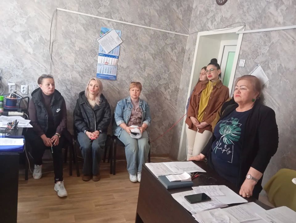 Сегодня, 28 мая 2026 года, заместитель главы администрации городского округа Дебальцево Евгений Глебов провел встречу с коллективом Енакиевского филиала Единого регионального фонда по управлению многоквартирными домами на... Сегодня, 28 мая 2026 года, заместитель главы администрации городского округа Дебальцево Евгений Глебов провел встречу с коллективом Енакиевского филиала Единого регионального фонда по управлению многоквартирными домами на...