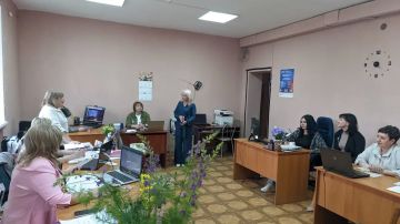 Депутат Амвросиевского муниципального совета Людмила Деревянко провела встречу с коллективом Амвросиевского филиала Государственного фонда поддержки участников специальной военной операции «Защитники Отечества» по ДНР