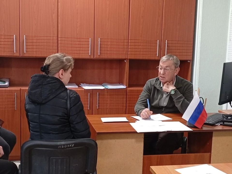 В ходе очередного личного приема в администрации округа ответил на вопросы людей, касавшиеся самых житейских, а потому важных тем В ходе очередного личного приема в администрации округа ответил на вопросы людей, касавшиеся самых житейских, а потому важных тем